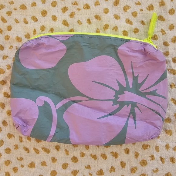 Aloha Collection In Hana Hou - Picture 2 of 4